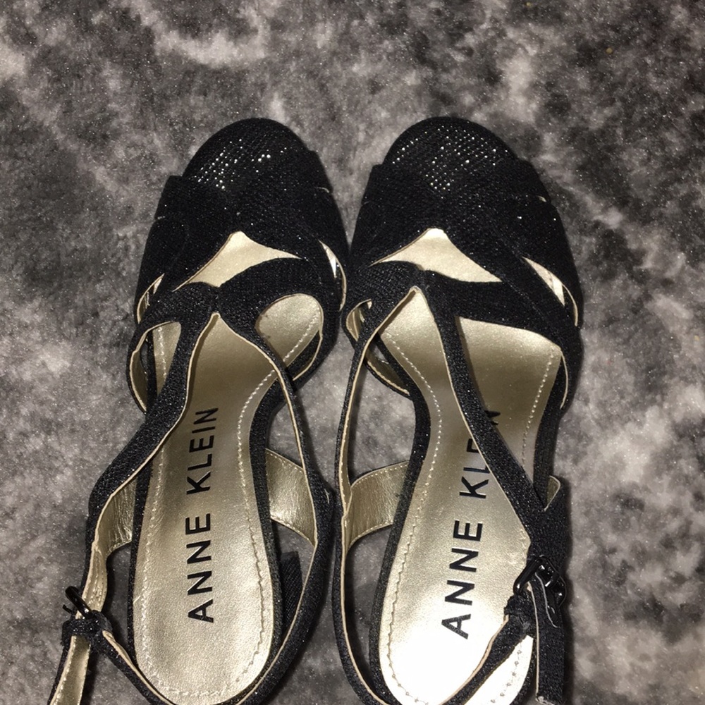 Never worn, very cute formal shoes